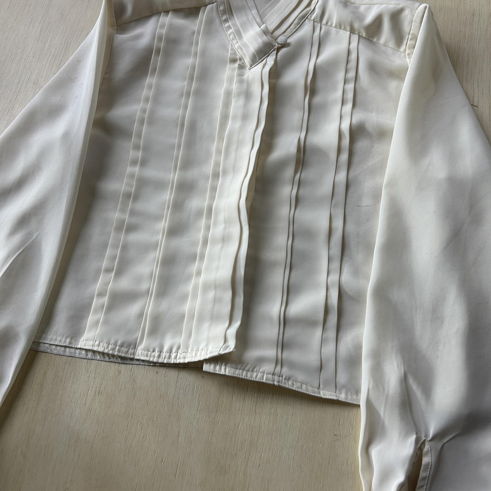 Vintage Blouse Womens Medium White V Neck Long Sleeve Cropped Satin Pleated Top - Picture 2 of 8